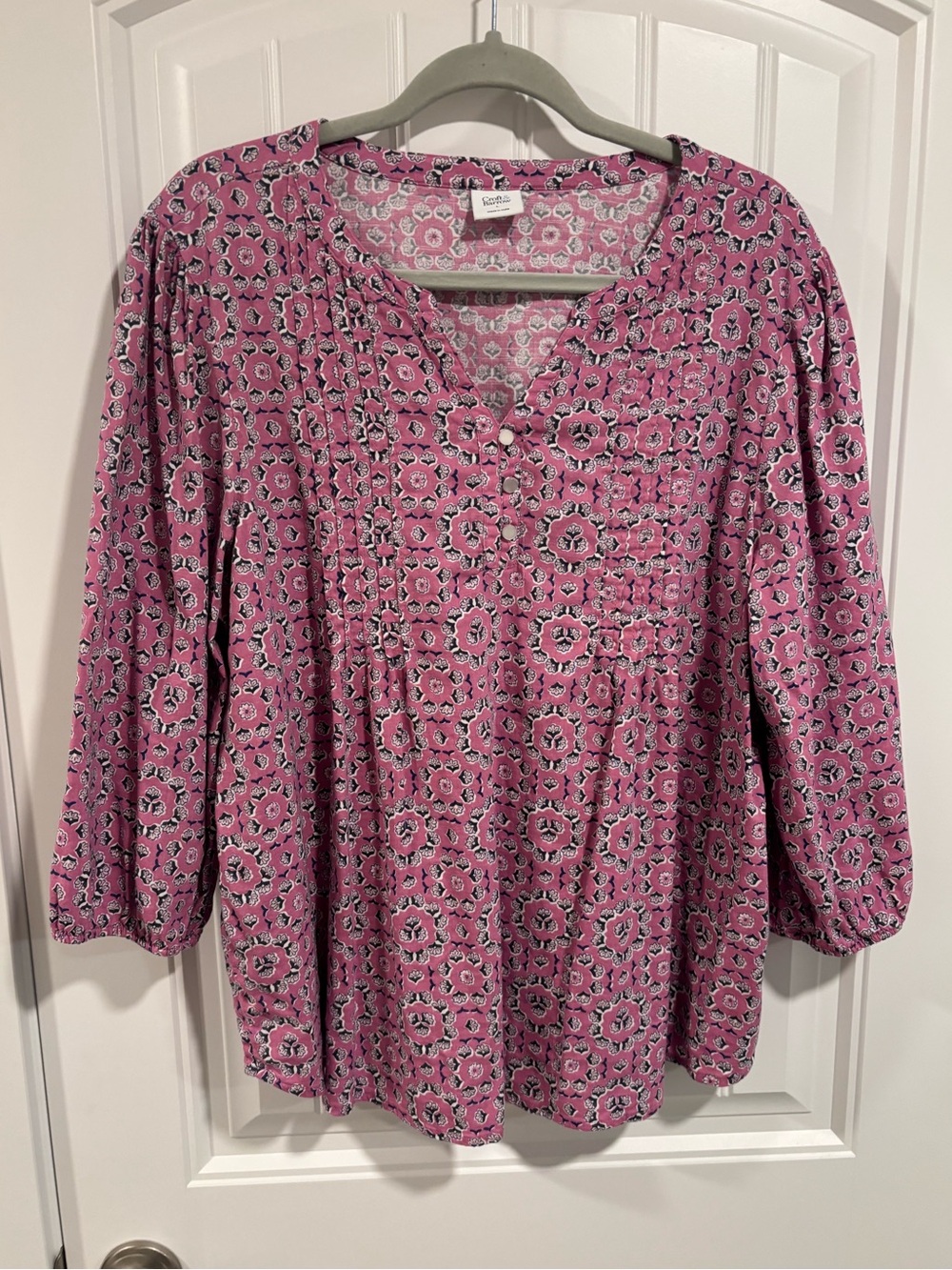 NWOT Croft & Barrow pin tuck blouse, size L
